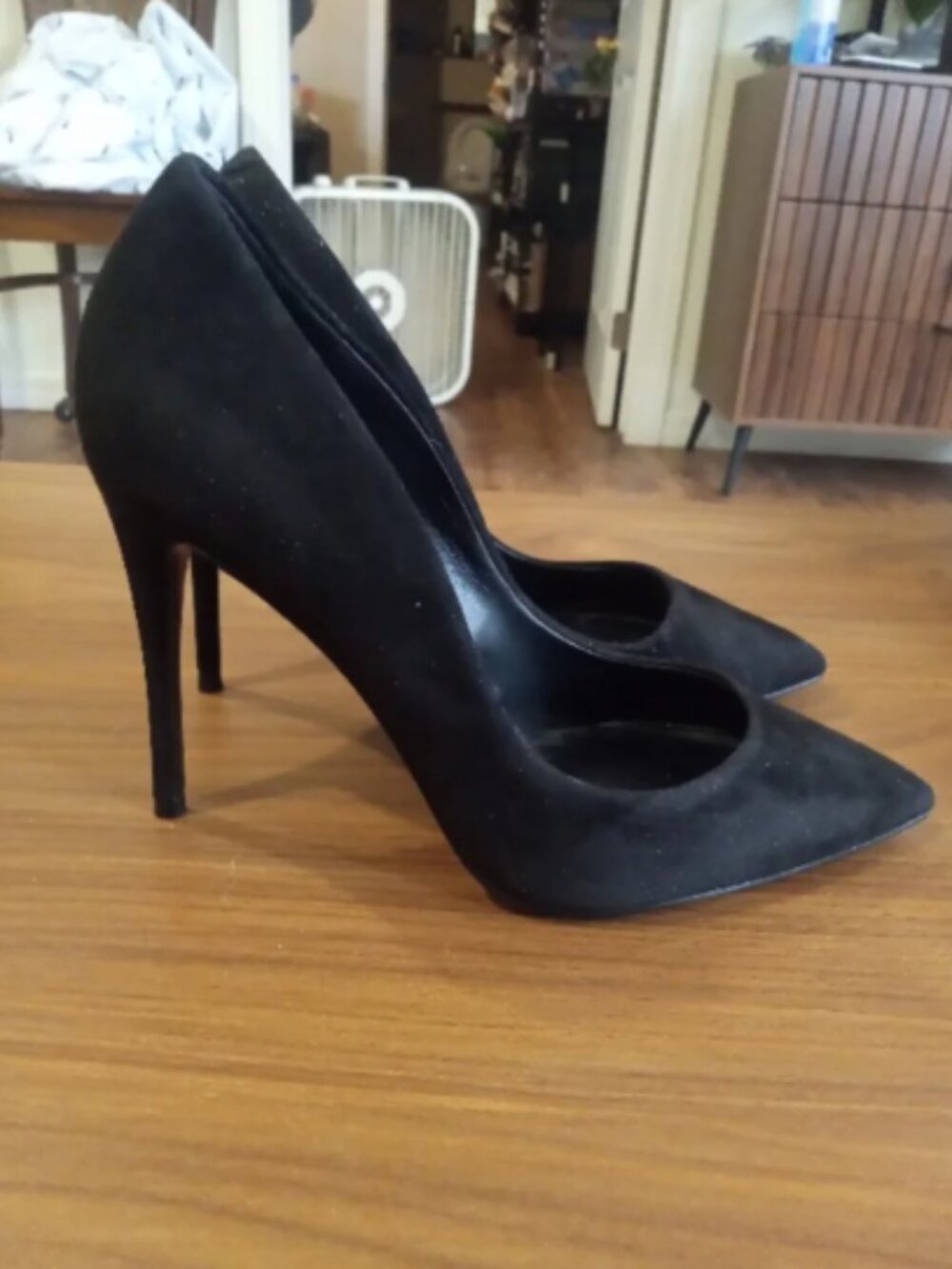 Steve Madden suede pointed pump